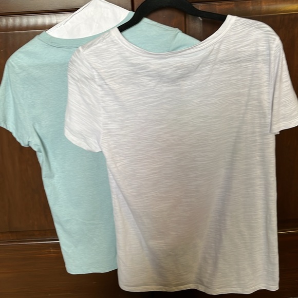 Set of 2 Size Large Floral Tees - Picture 3 of 4